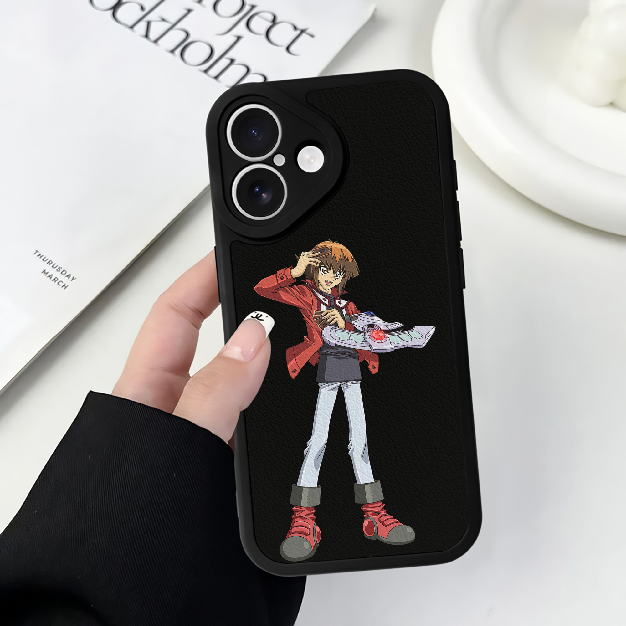 遊☆戯☆王 Yu-Gi-Oh! 【iPhone 16シリーズ対応】シリコンスマホケース（レザー調） 材質：シリコン